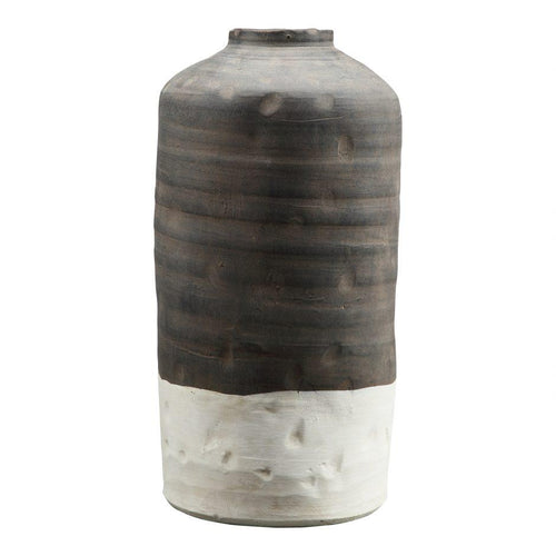 Decorative office objects, including sculptures and stylish accessories